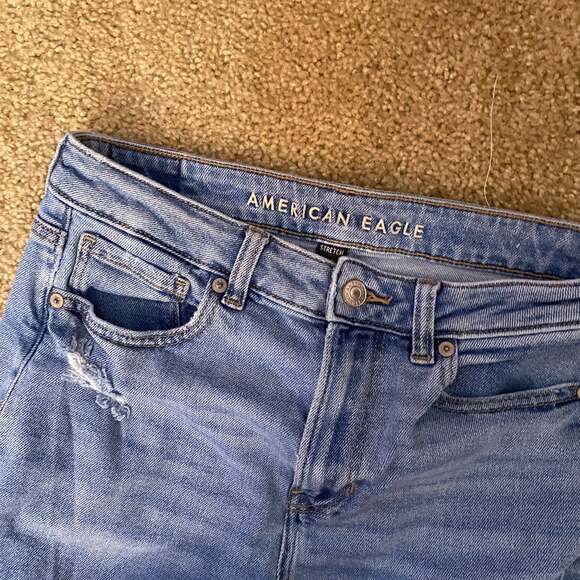 American Eagle Stretch Mom Jeans Medium Wash - Picture 3 of 16